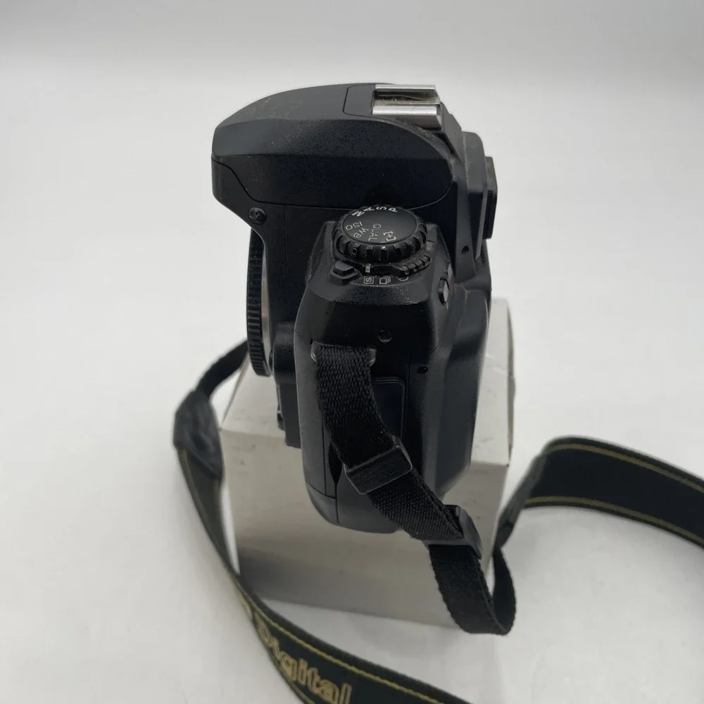 Vintage Nikon D100 Digital SLR Camera BODY ONLY-NO LENS+Battery+Mem Card